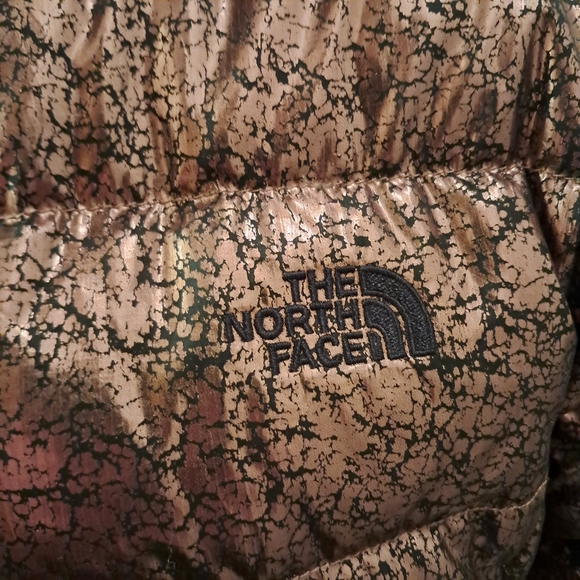 The North Face Coat Women's XL Gold Metallic Foil Hooded Puffer Gotham II Winter - Picture 3 of 14